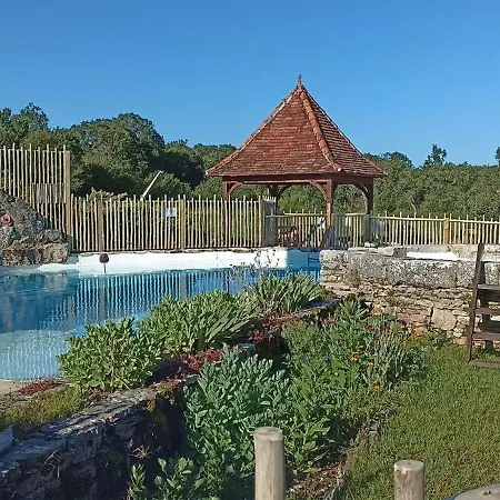 Tente Perchee Kenya Mas De Bouzou Grèzes