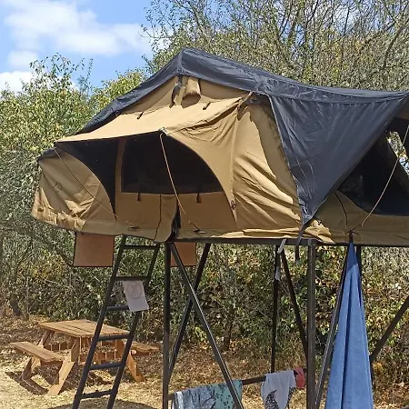 Tente Perchee Kenya Mas De Bouzou * Grèzes